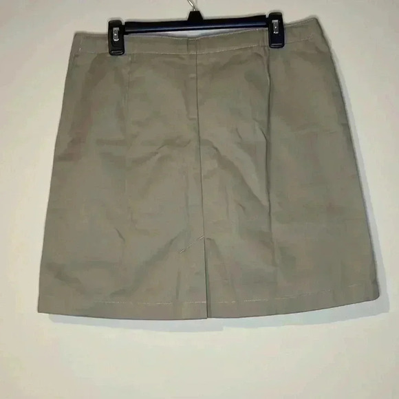 Lands’ End Khaki Skort - Picture 2 of 10